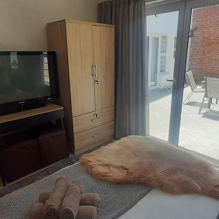 Beachview Guest Suites Port Elizabeth מראה חיצוני תמונה